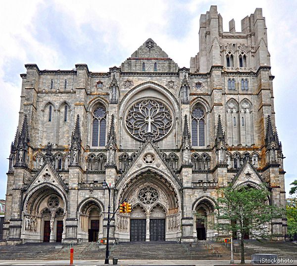 VIP CHARTRES AND ITS CATHEDRAL 